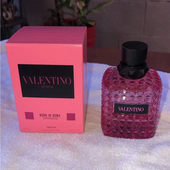 Womens Perfume, Fragrance, Cologne - Picture 1 of 4